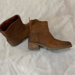 Dansko Brianne brown suede ankle boots